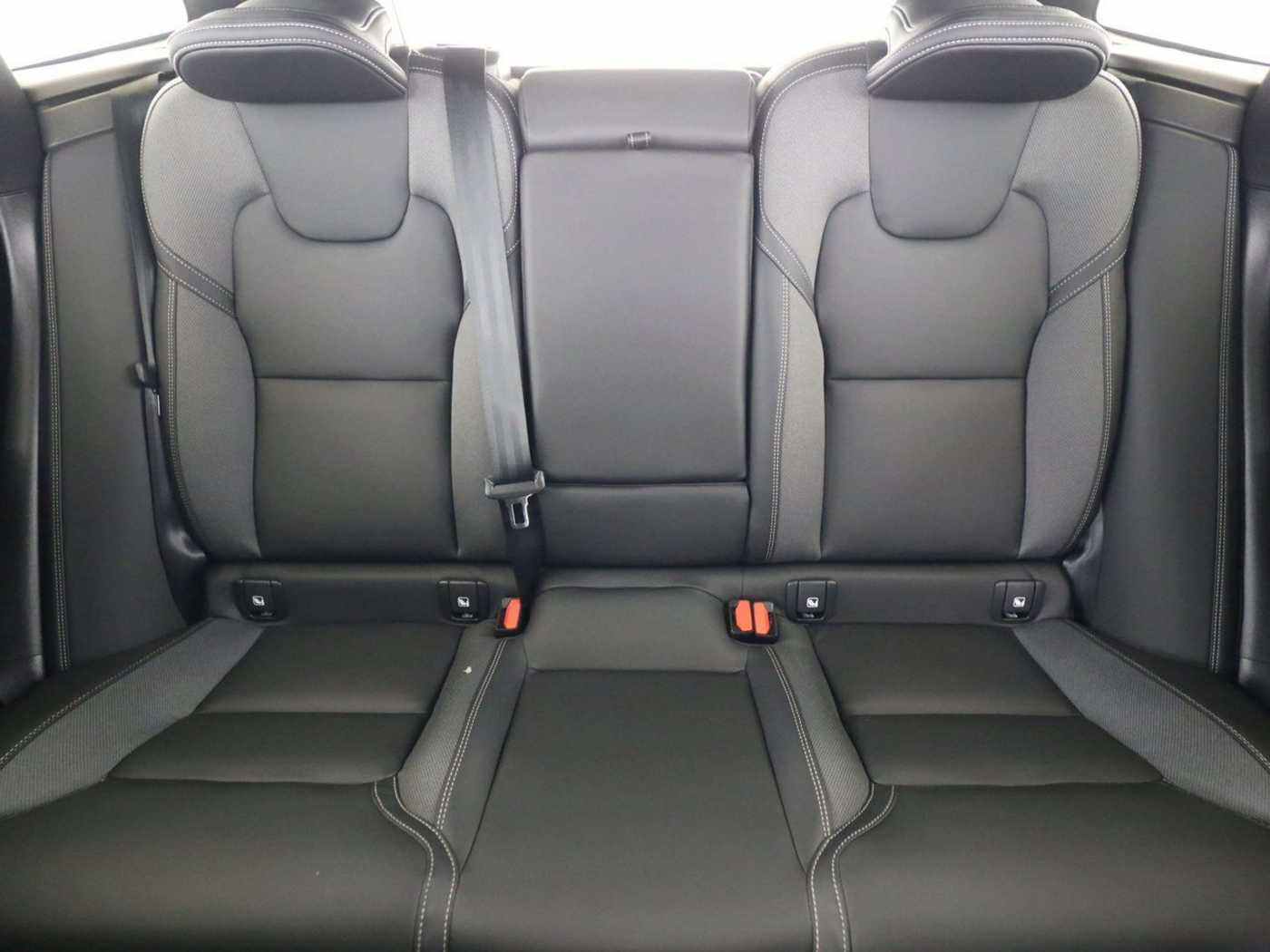 Volvo  T8 AWD Plus BlackEd. Plug-In AHK 360' Licht-Paket