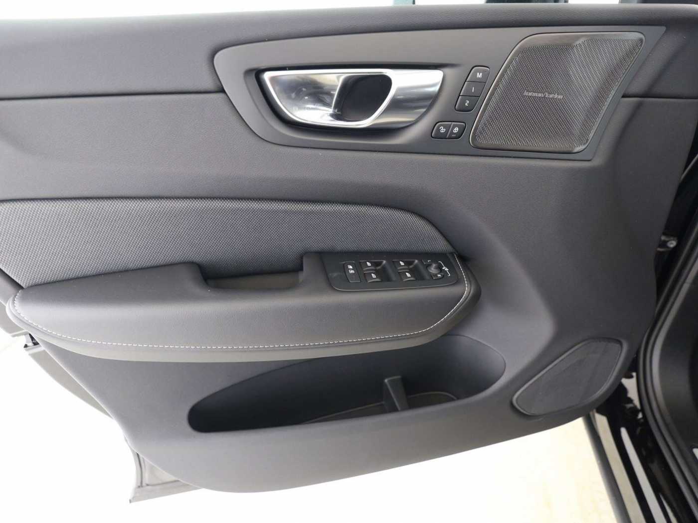 Volvo  T8 AWD Plus Black Ed. Plug-In Licht-Paket 360Kam