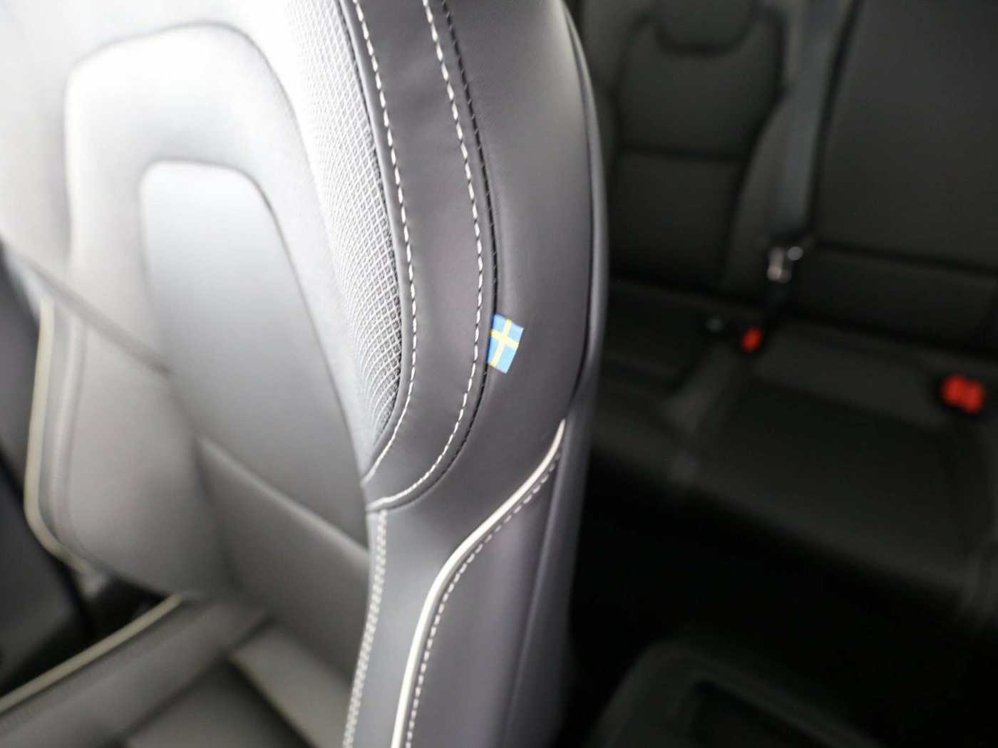 Volvo  T8 AWD Plus Black Ed. Plug-In Licht-Paket 360Kam