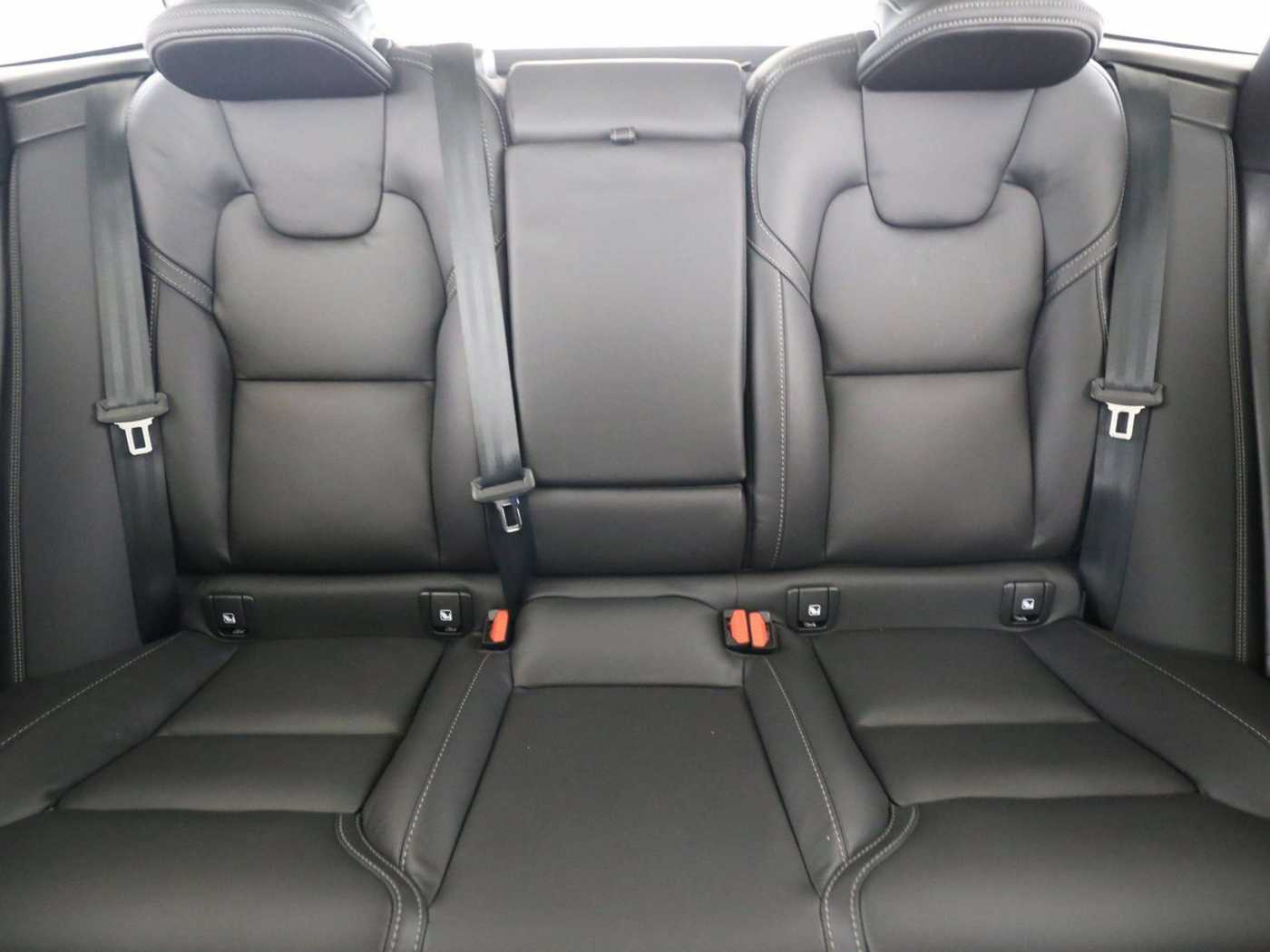 Volvo  B5 AWD Ultimate Dark 360Kam B&W Sound Luftfahrw.