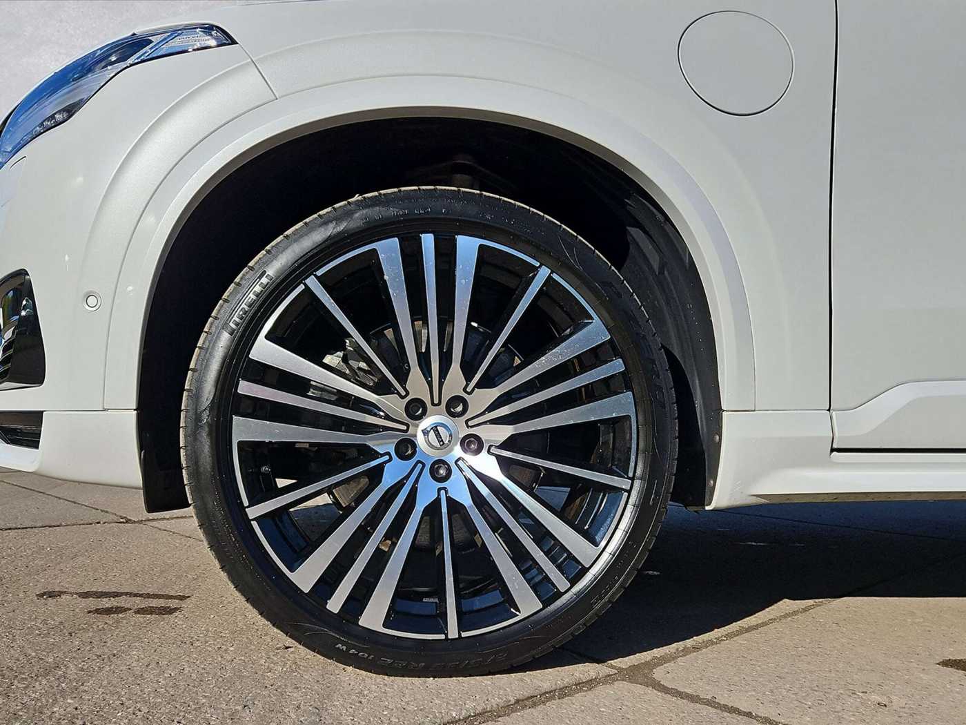 Volvo  XC90 T8 AWD R-DesignExprPlug-In AHK Luftfahrwerk