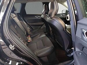 Volvo  XC60 B4 Diesel AWD Momentum Pro AHK Lichtpaket LED