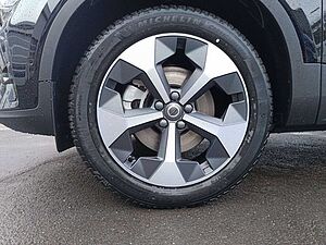 Volvo  XC40 B3 Benzin 2WD Plus Dark Panodach