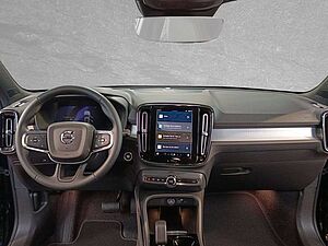 Volvo  XC40 B3 Benzin 2WD Plus Dark Panodach
