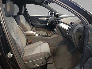Volvo  XC40 B3 Benzin 2WD Plus Dark Panodach