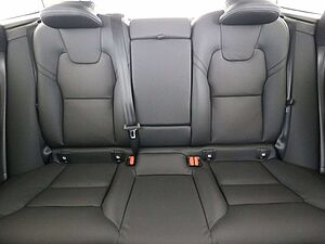 Volvo  XC60 B5 AWD Plus Dark 360Kam H&K Sou. Licht-Pak.