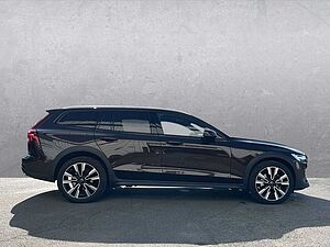 Volvo  V60 B4 AWD Cross Country Pro B B&W Pano HeadUp