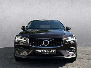 Volvo  V60 B4 AWD Cross Country Pro B B&W Pano HeadUp