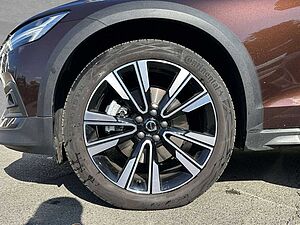 Volvo  V60 B4 AWD Cross Country Pro B B&W Pano HeadUp