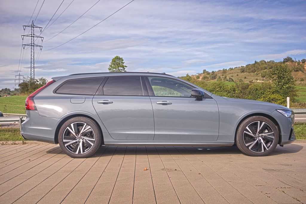 Volvo  V90 Recharge R-Design, T6 AWD Plug-in Hybrid