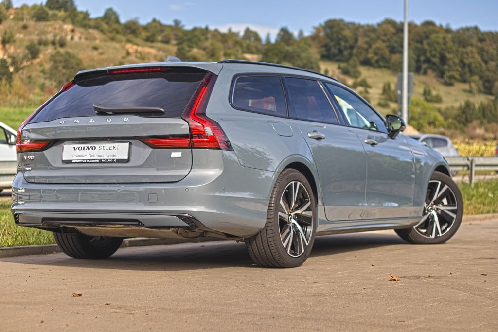 Volvo  V90 Recharge R-Design, T6 AWD Plug-in Hybrid