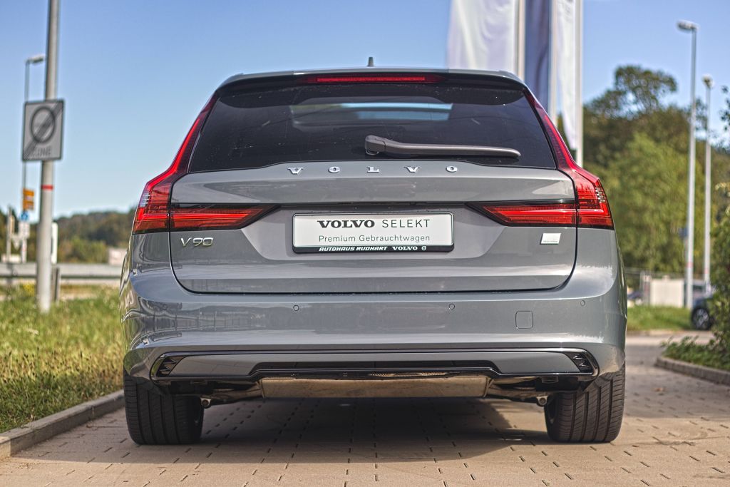 Volvo  V90 Recharge R-Design, T6 AWD Plug-in Hybrid