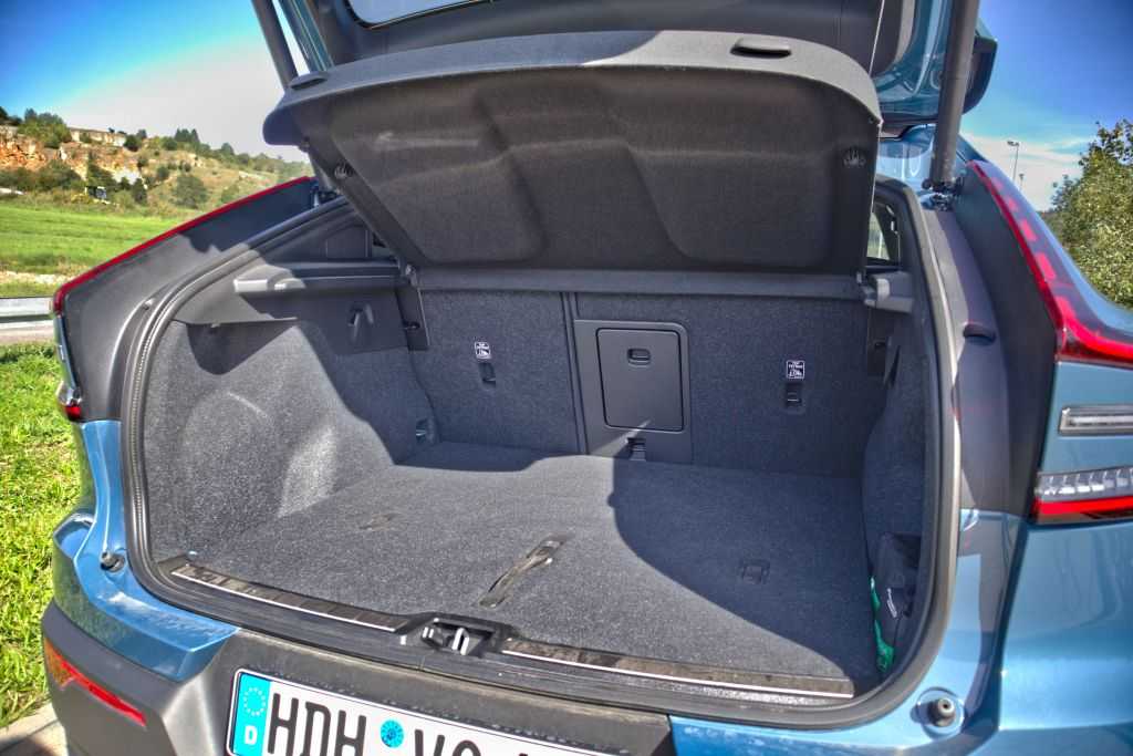 Volvo  C40 Recharge Plus, Twin Motor, Elektrisch