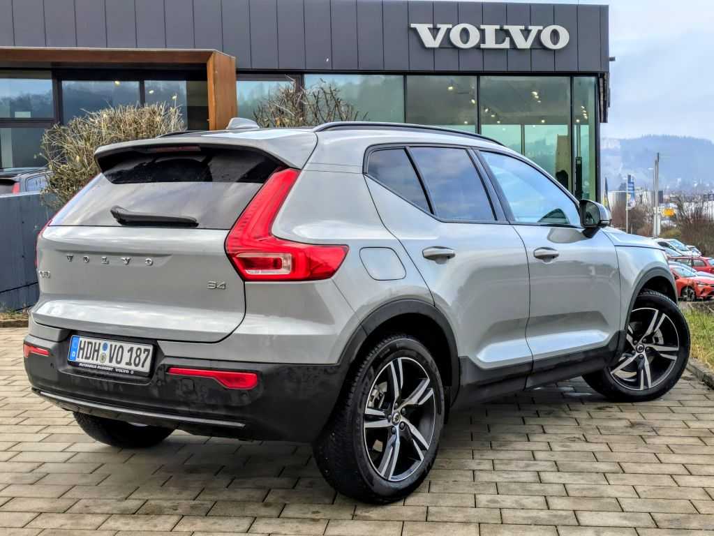 Volvo  XC40 Ultimate, B4 Mild-Hybrid, Benzin, Dark