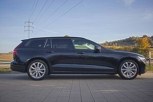 Volvo  V60 Ultimate, B4 Mild-Hybrid, Benzin, Dark