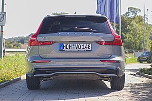 Volvo  V60 Ultimate, B4 Mild-Hybrid, Benzin, Dark