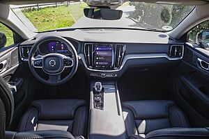 Volvo  V60 Ultimate, B4 Mild-Hybrid, Benzin, Dark