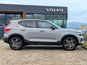 Volvo  XC40 Ultimate, B4 Mild-Hybrid, Benzin, Dark