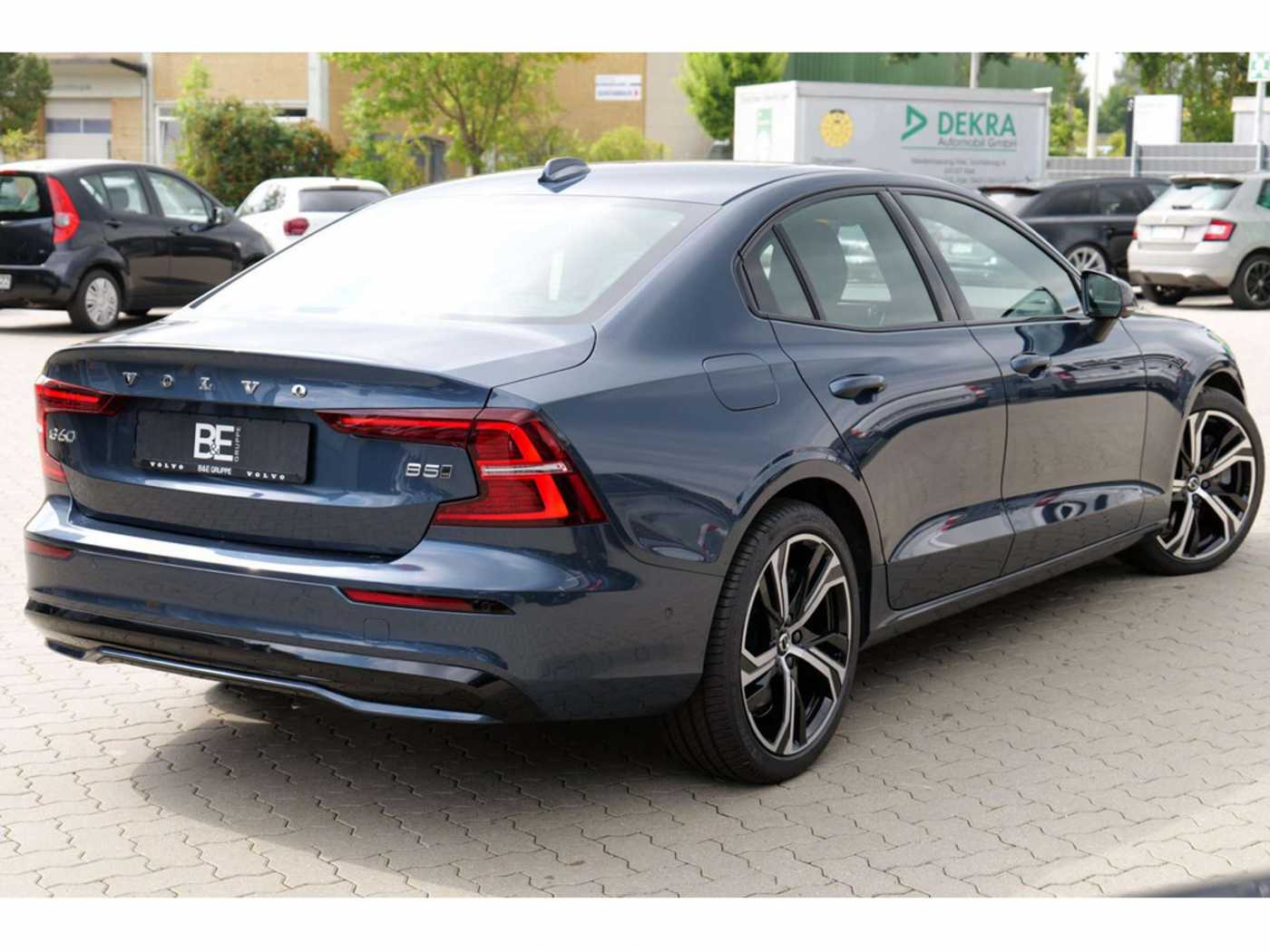 Volvo  Lim. B5 Ultimate Dark AWD