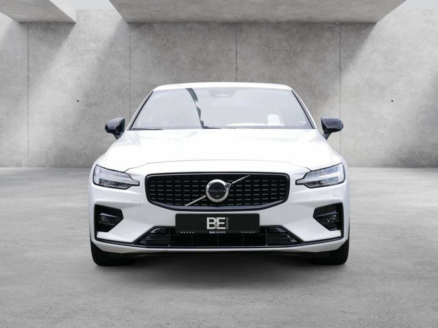 Volvo  Lim. B5 Ultimate Dark AWD LED PANO 360°