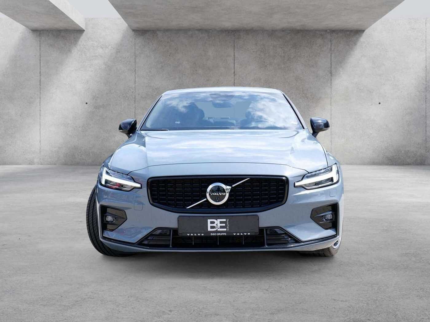 Volvo  Lim. B5 Ultimate Dark AWD LED PANO 360°