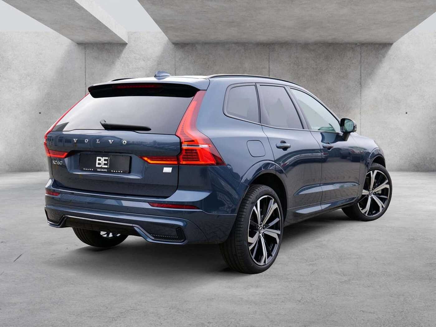 Volvo  T8 Plus Dark Recharge Plug-In Hybrid AWD