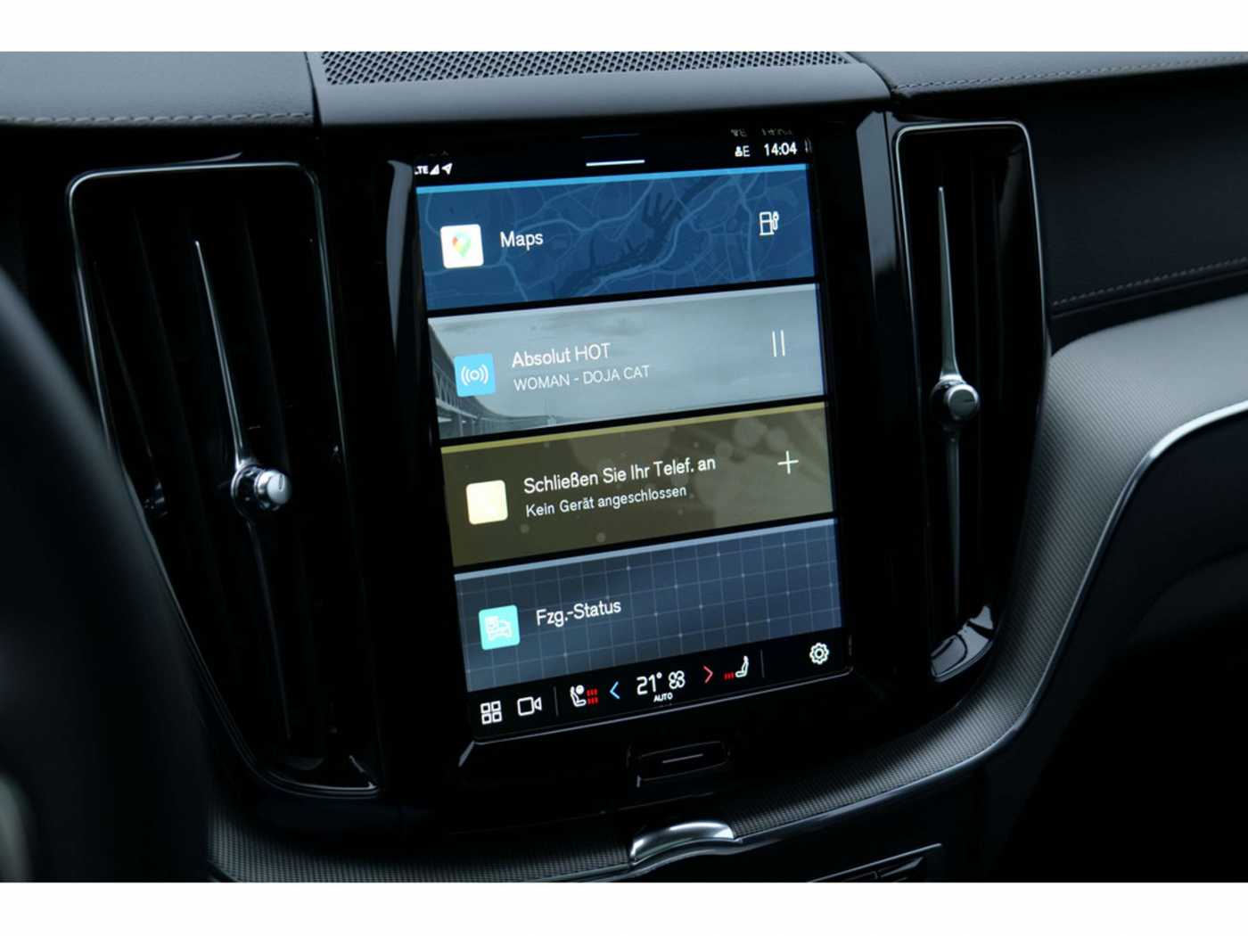 Volvo  T8 Ultra Dark Recharge Plug-In Hybrid AWD