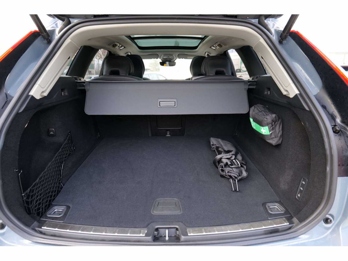 Volvo  T8 Ultra Dark Recharge Plug-In Hybrid AWD