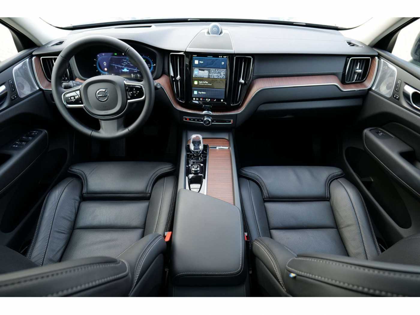 Volvo  T8 Ultra Dark Recharge Plug-In Hybrid AWD