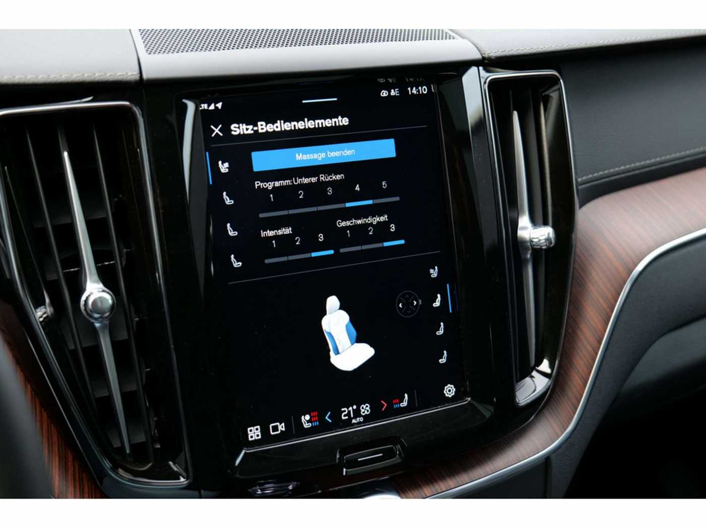 Volvo  T8 Ultra Dark Recharge Plug-In Hybrid AWD