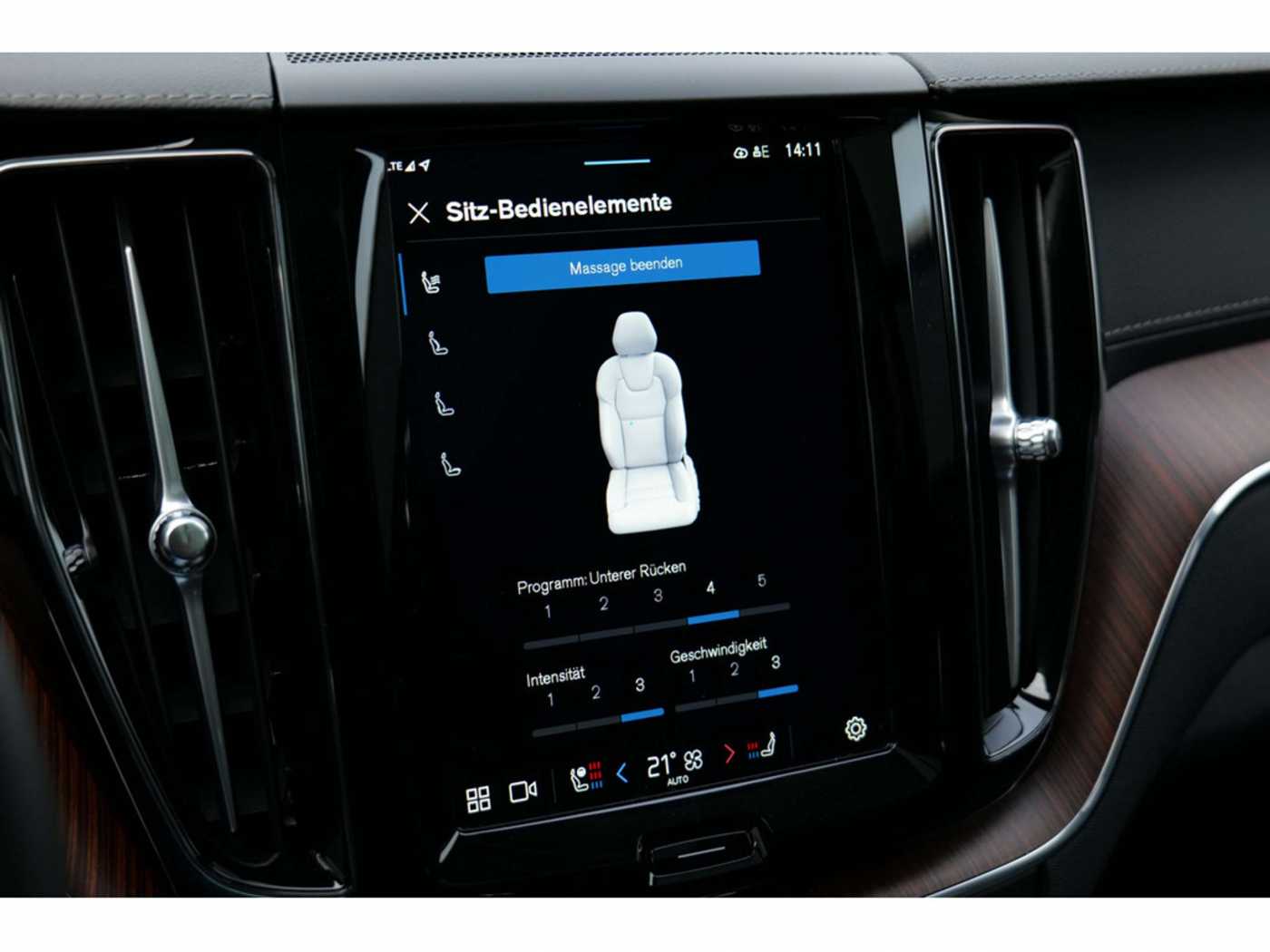 Volvo  T8 Ultra Dark Recharge Plug-In Hybrid AWD