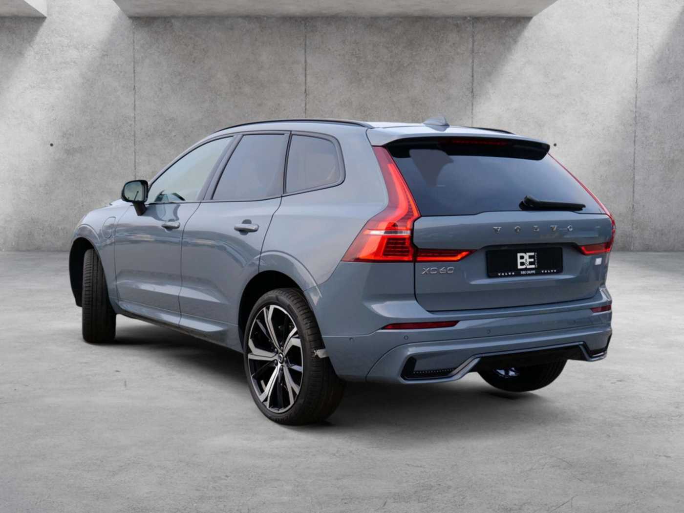 Volvo  T8 Ultra Dark Recharge Plug-In Hybrid AWD