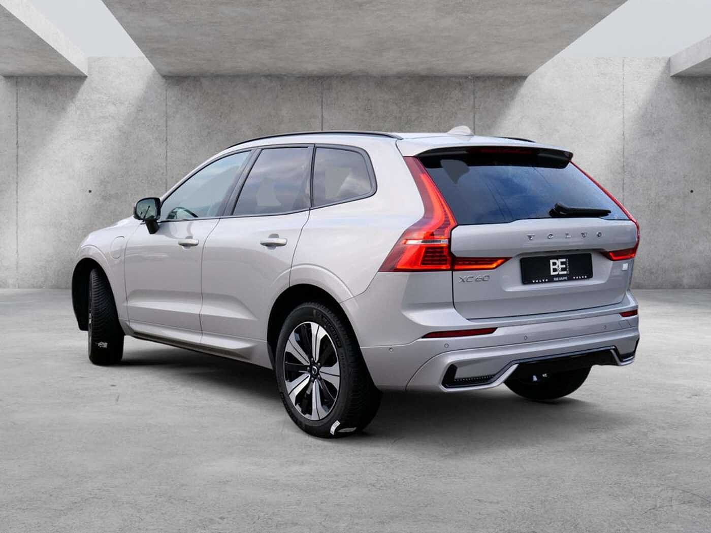 Volvo  T6 Plus Dark Recharge Plug-In Hybrid AWD