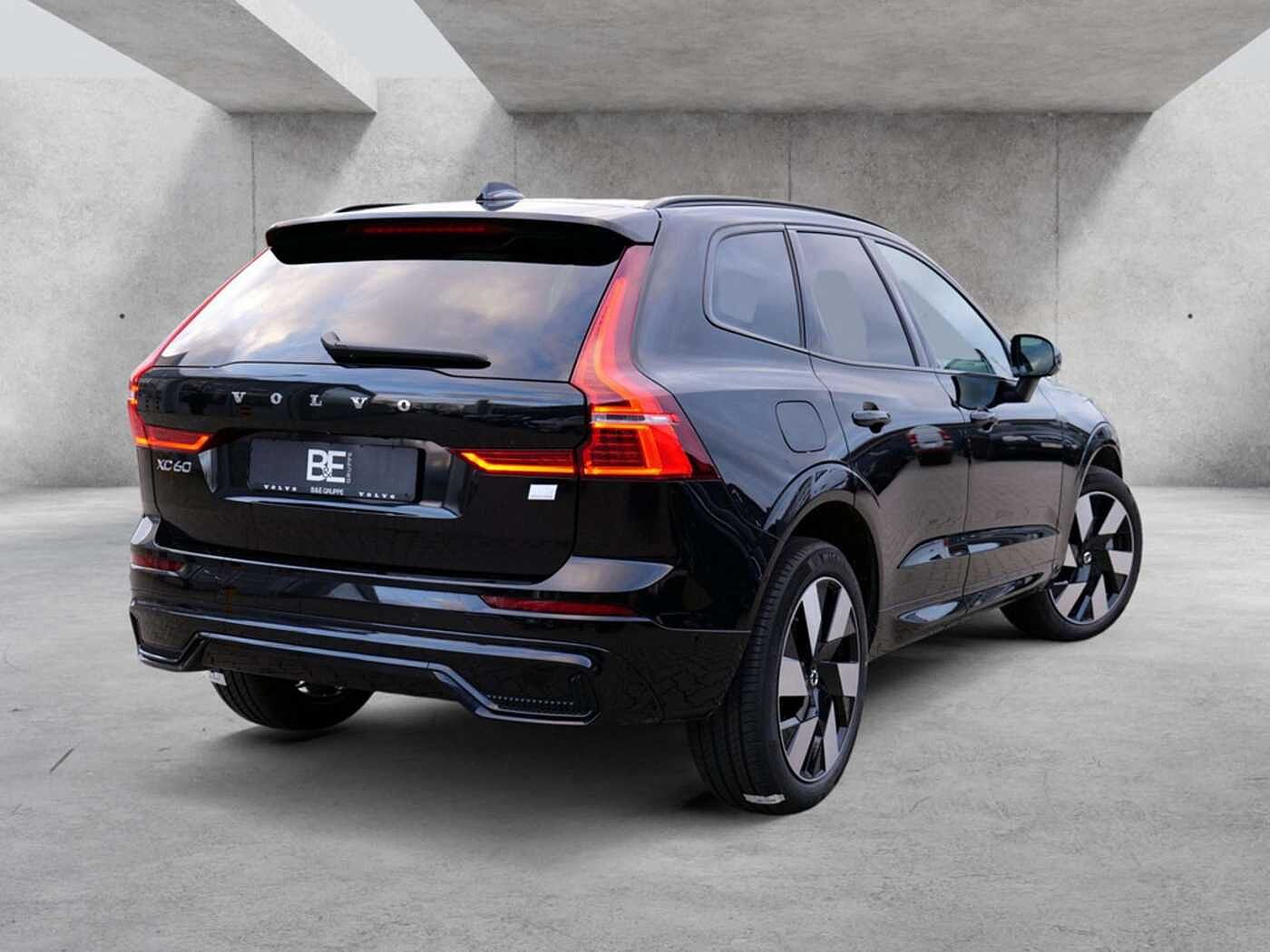 Volvo  T6 Plus Dark Recharge Plug-In Hybrid AWD