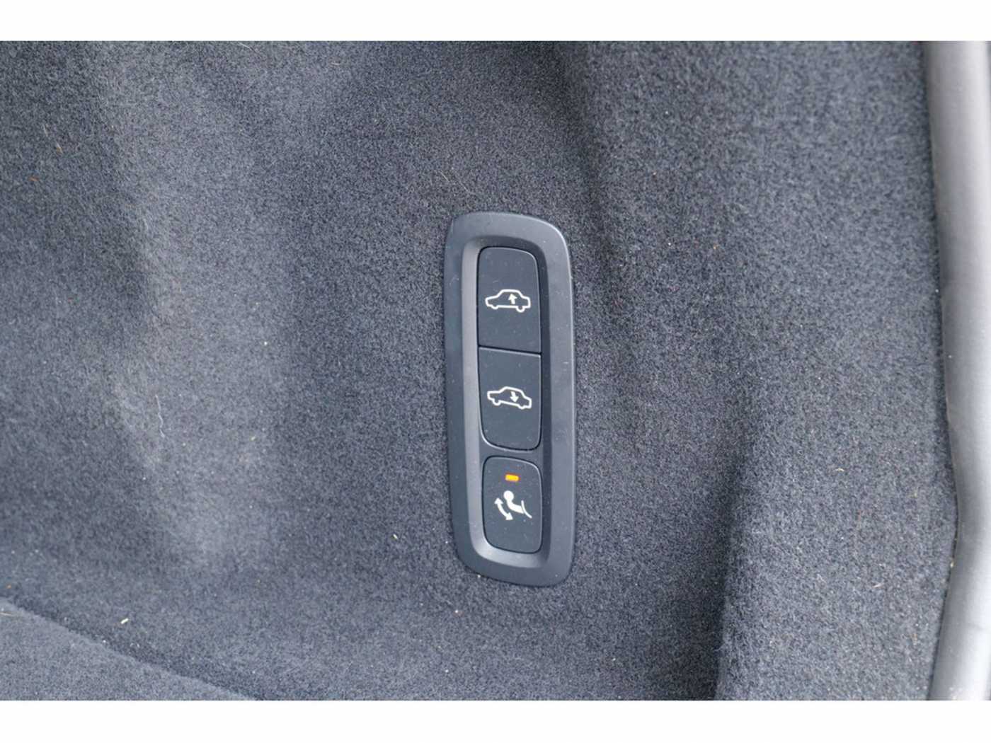 Volvo  T8 Plus Dark Recharge Plug-In Hybrid AWD