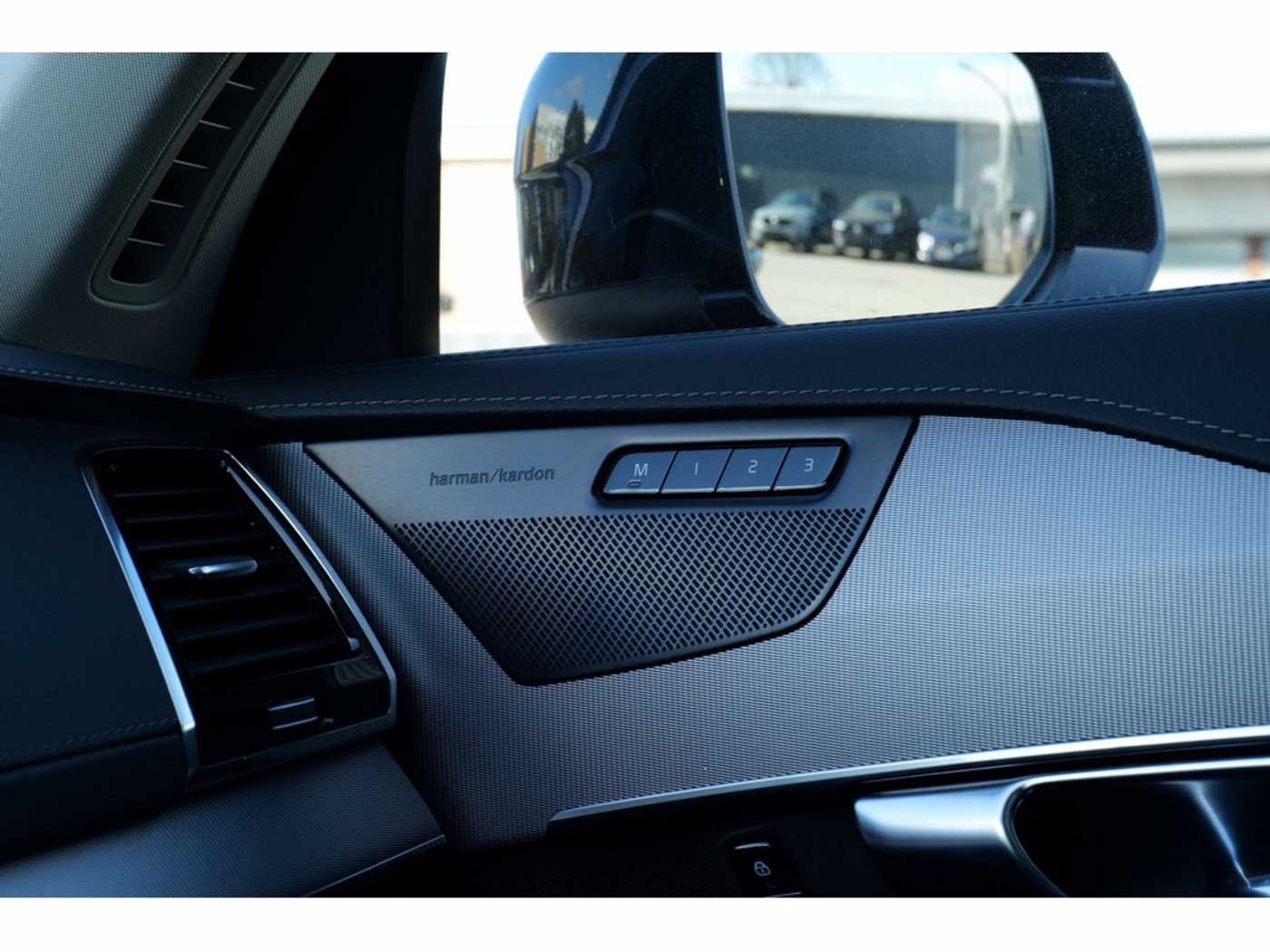 Volvo  T8 Plus Bright Recharge Plug-In Hybrid AWD