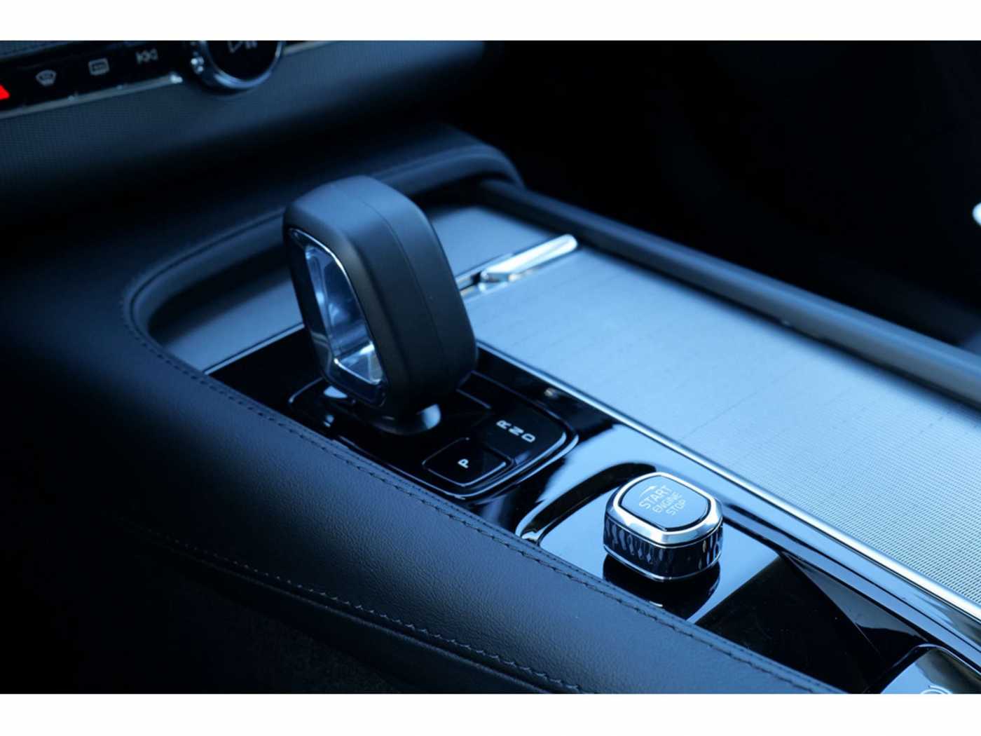 Volvo  T8 Plus Bright Recharge Plug-In Hybrid AWD