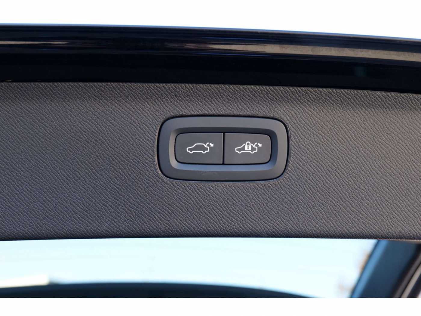 Volvo  T8 Plus Bright Recharge Plug-In Hybrid AWD