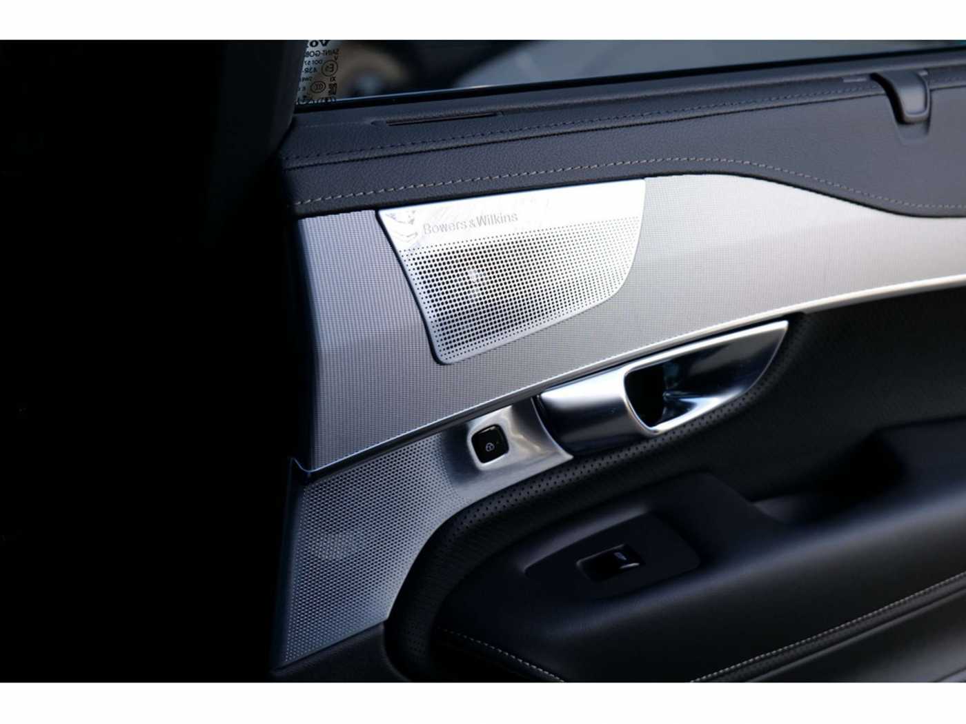 Volvo  T8 Ultimate Bright Recharge Plug-In Hybrid AWD