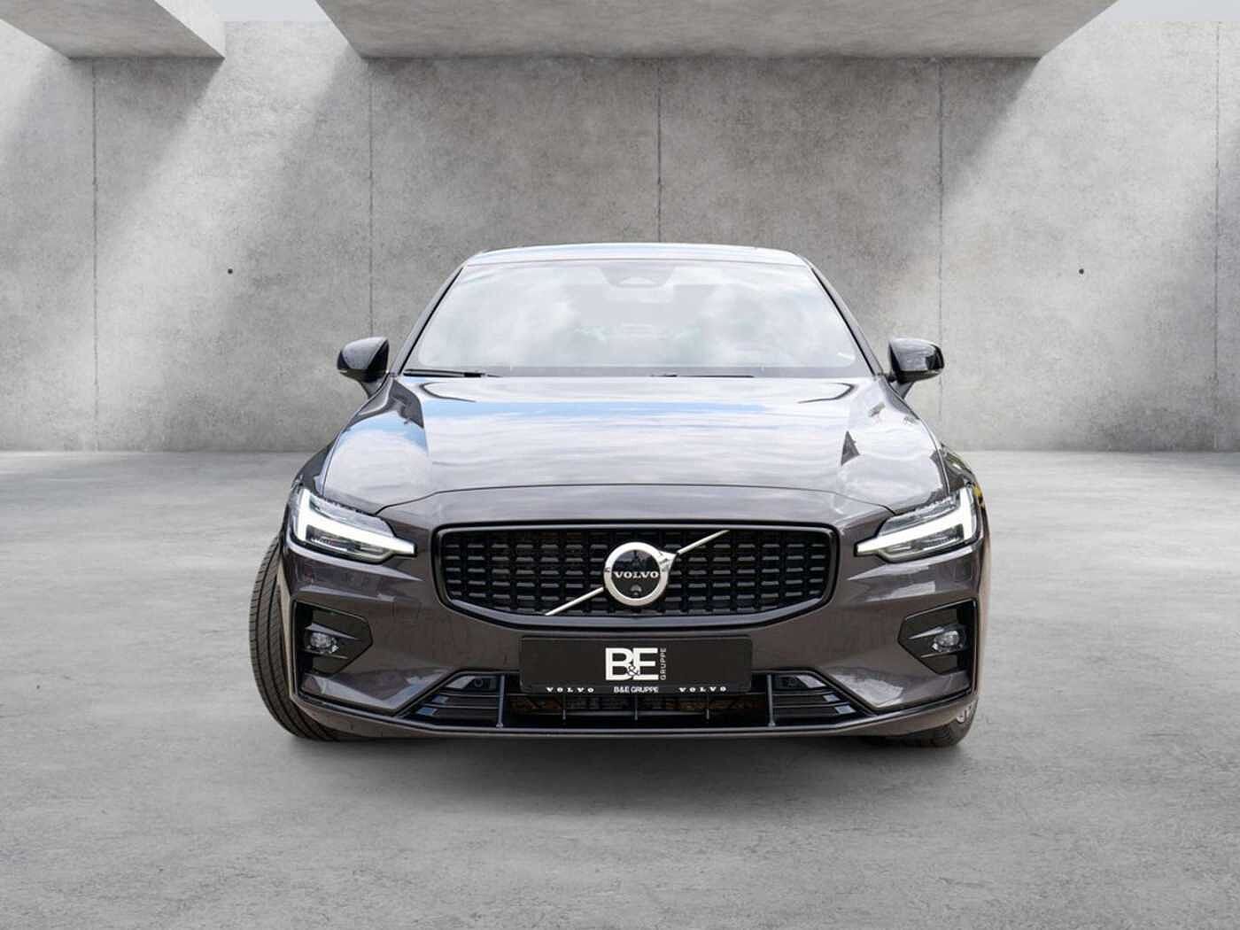 Volvo  Lim. B5 Ultimate Dark AWD LED PANO 360°