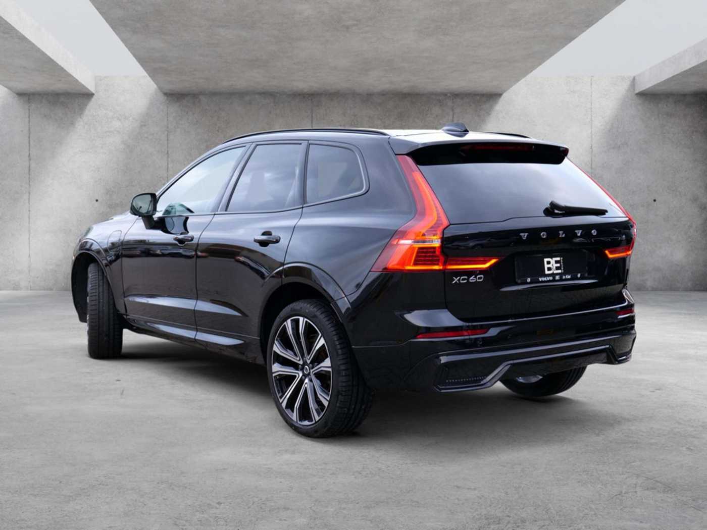 Volvo  T8 R Design Recharge Plug-In Hybrid AWD