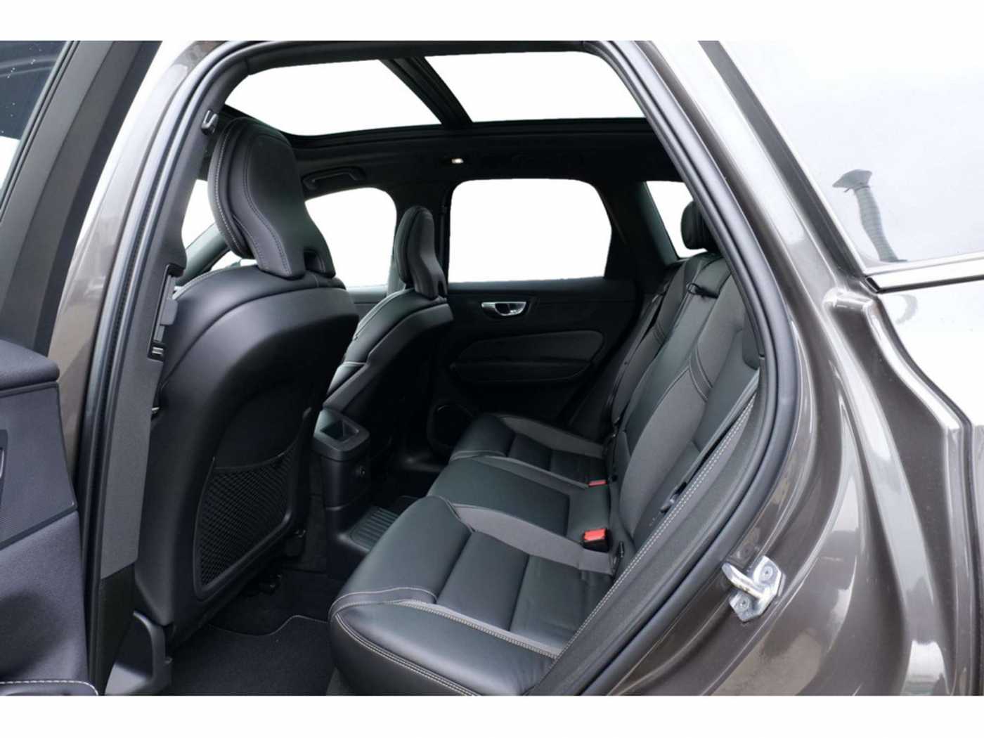 Volvo  T8 R Design Long Range Plug-In Hybrid AWD