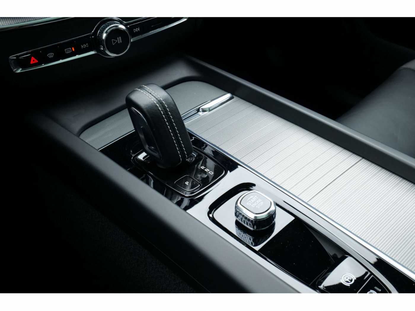Volvo  T8 R Design Long Range Plug-In Hybrid AWD
