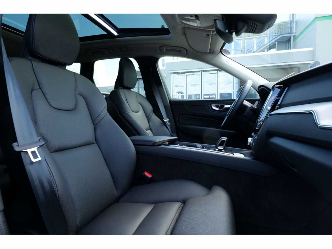 Volvo  T8 Plus Bright Recharge Plug-In Hybrid AWD