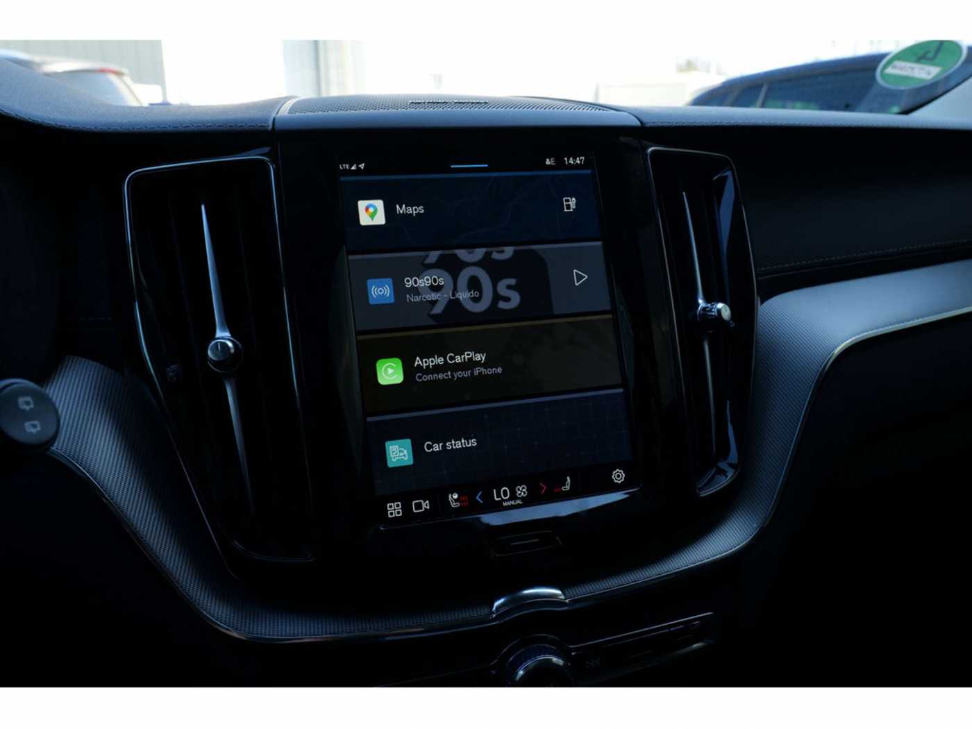 Volvo  T8 Ultra Dark Recharge Plug-In Hybrid AWD