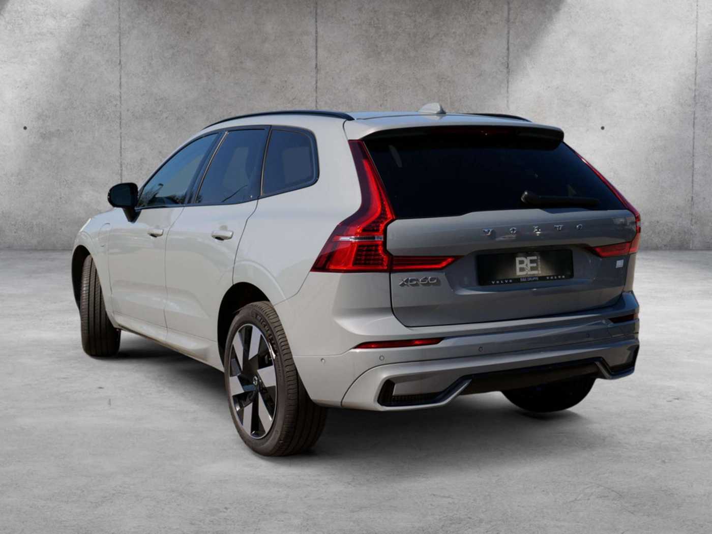 Volvo  T8 Ultra Dark Recharge Plug-In Hybrid AWD