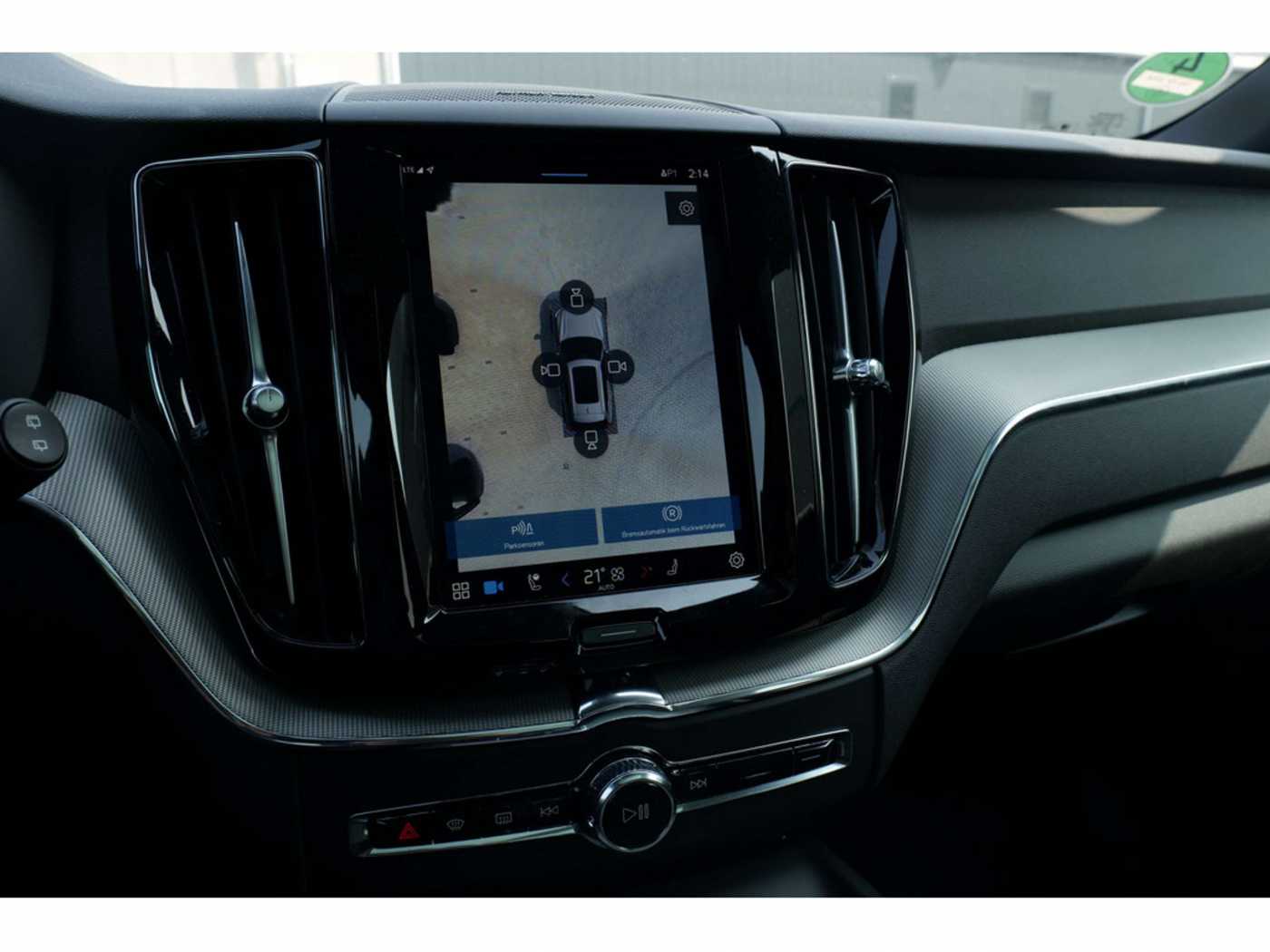 Volvo  T6 Plus Dark Recharge Plug-In Hybrid AWD