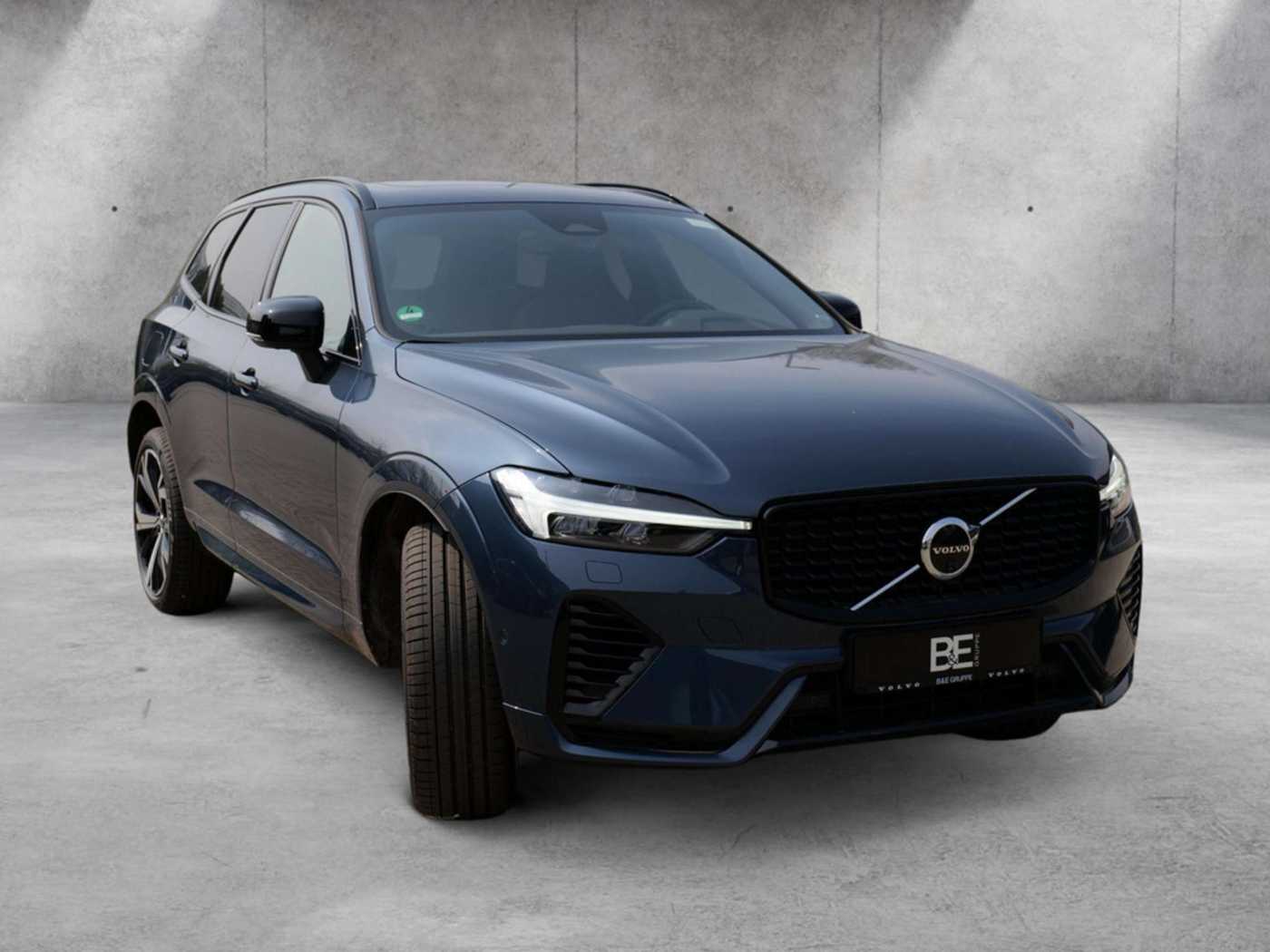 Volvo  T6 Plus Dark Recharge Plug-In Hybrid AWD