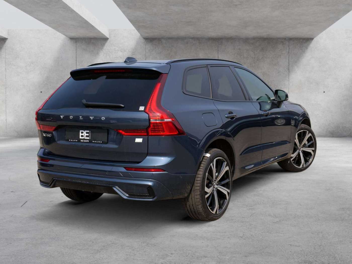 Volvo  T6 Plus Dark Recharge Plug-In Hybrid AWD