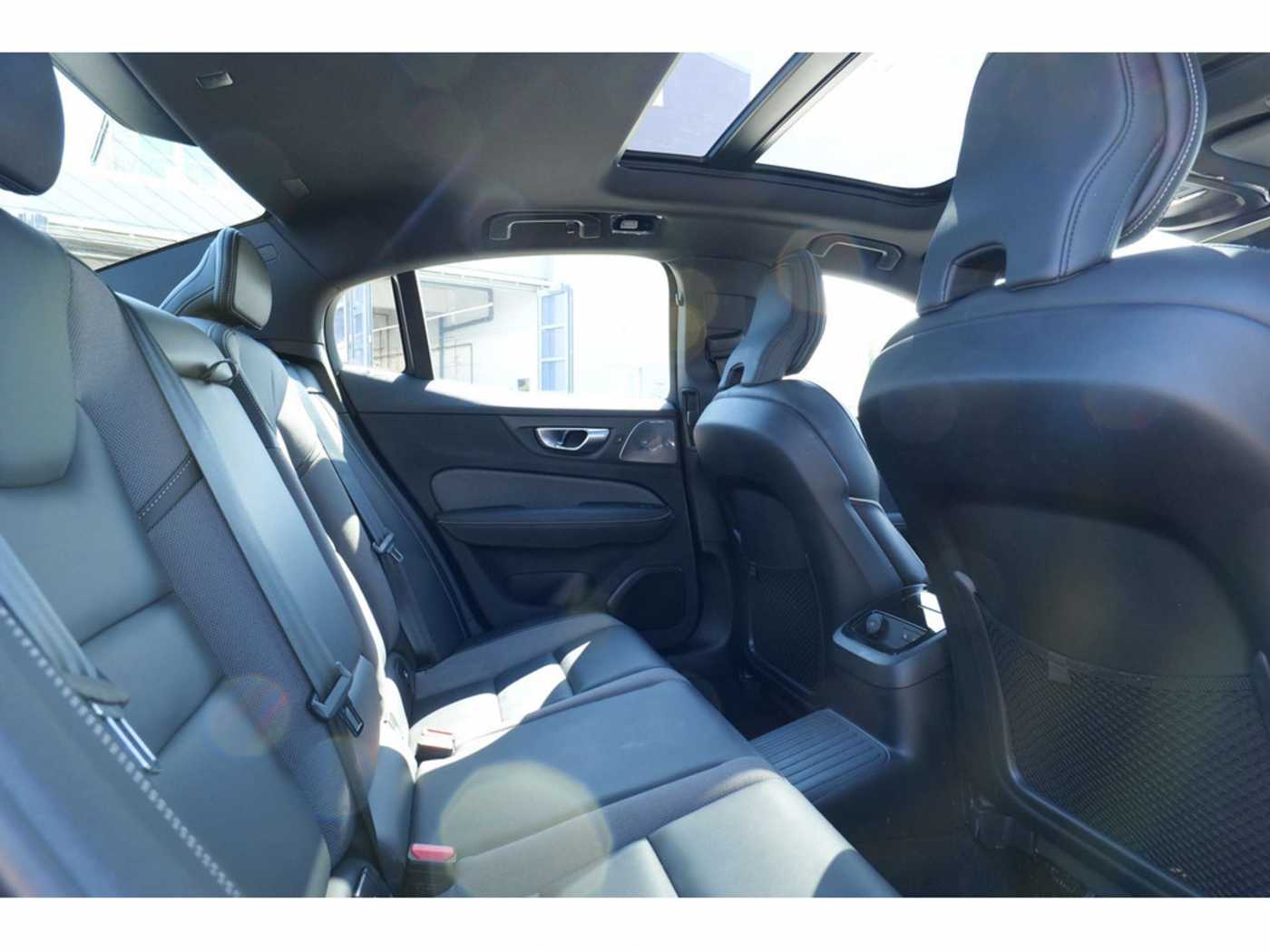 Volvo  Lim. T8 Ultimate Dark Recharge Plug-In Hybrid AWD